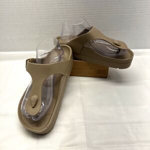 Mucho Mahalo Flip Flop Thong Tan/Sand Color Very Lightweight Women Size 10
